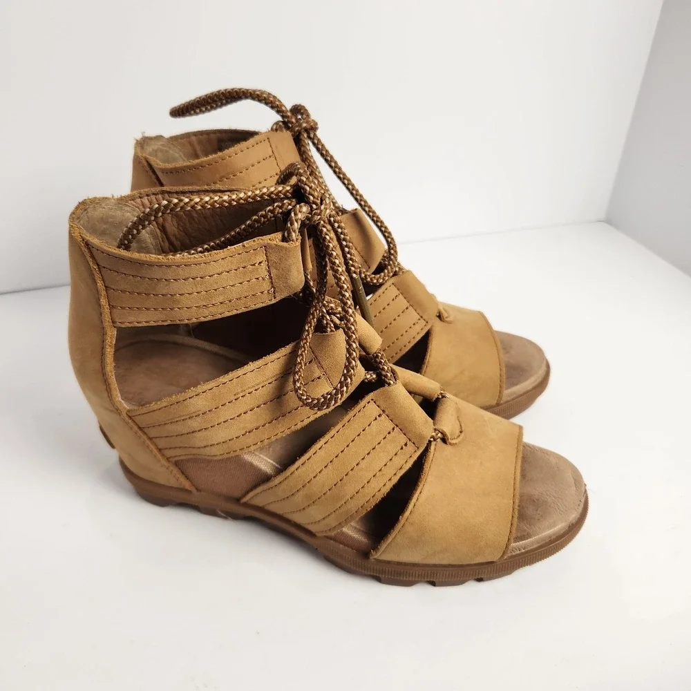 Sorel Women's US 7 Joanie II‎ Camel Tan Leather Lace Up Wedge Sandals